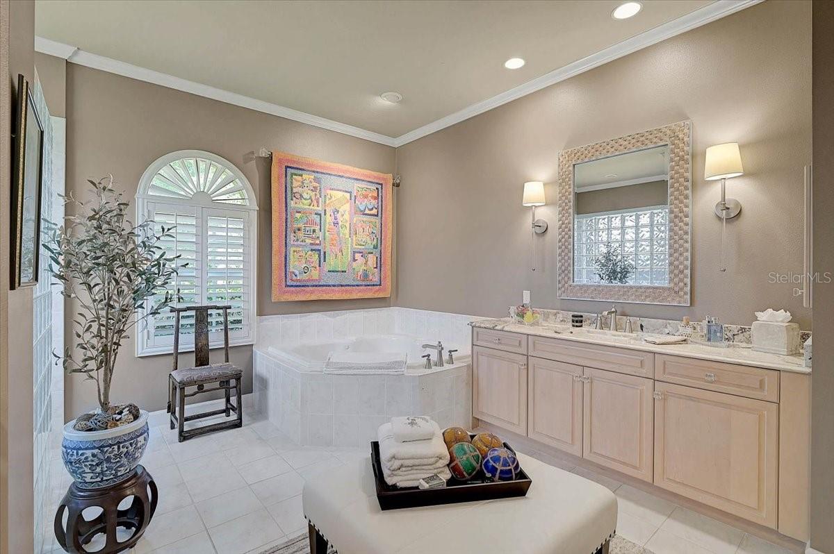 A4687195 Property Photo