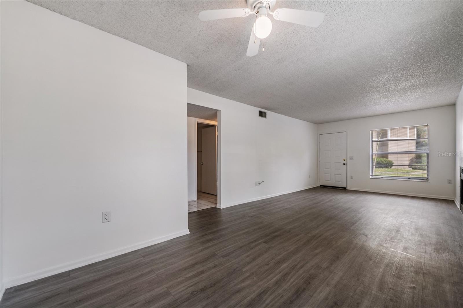4208 WINDING MOSS TRL #102, TAMPA, FL, 33613