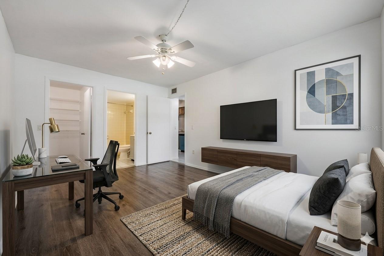 4208 WINDING MOSS TRL #102, TAMPA, FL, 33613