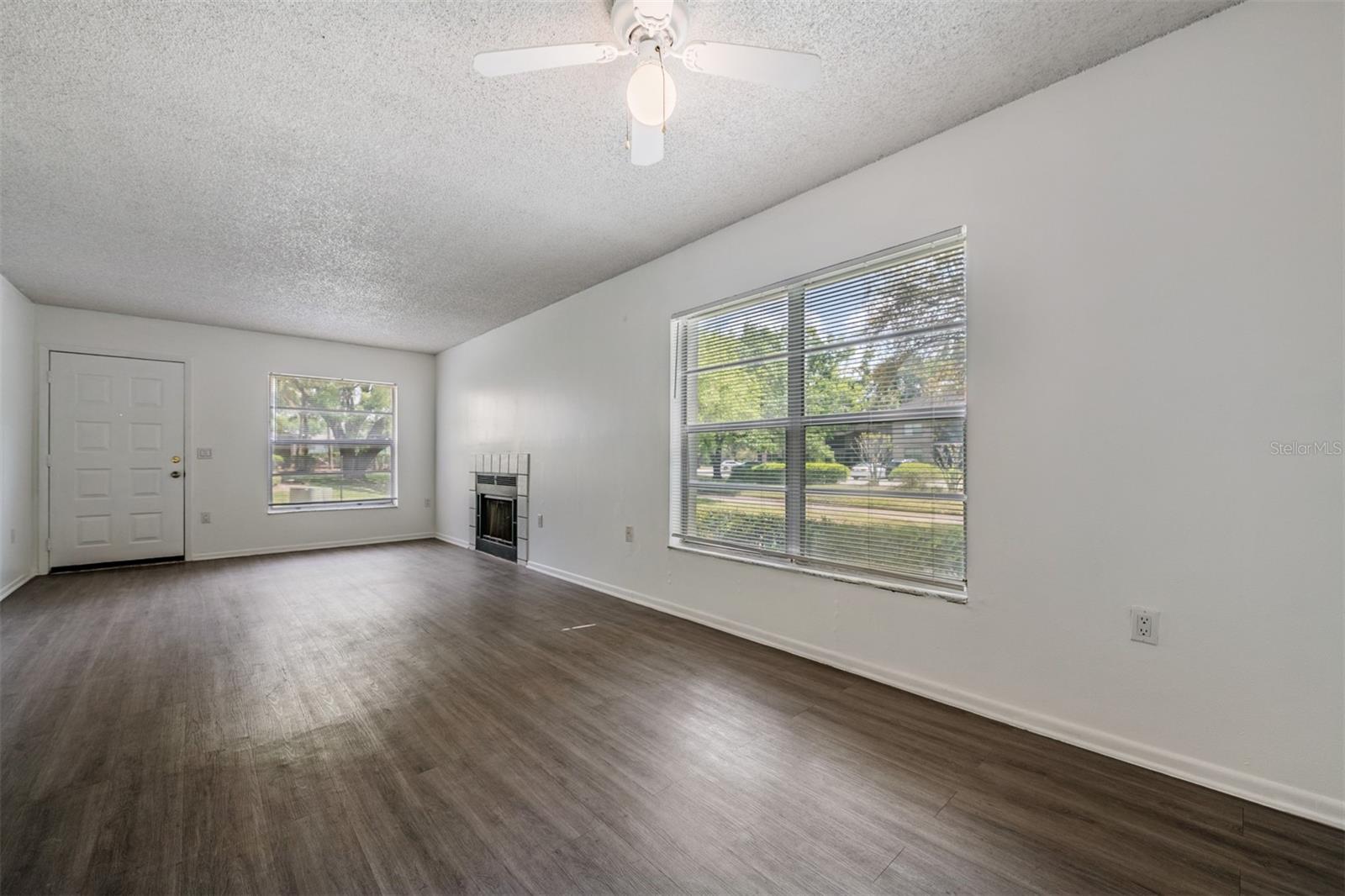 4208 WINDING MOSS TRL #102, TAMPA, FL, 33613