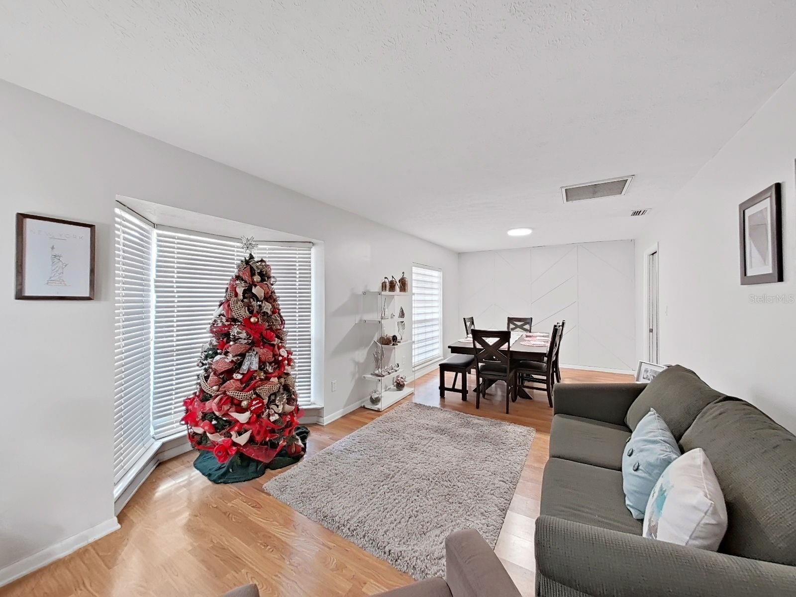 7608 BARRY RD, TAMPA, FL, 33615