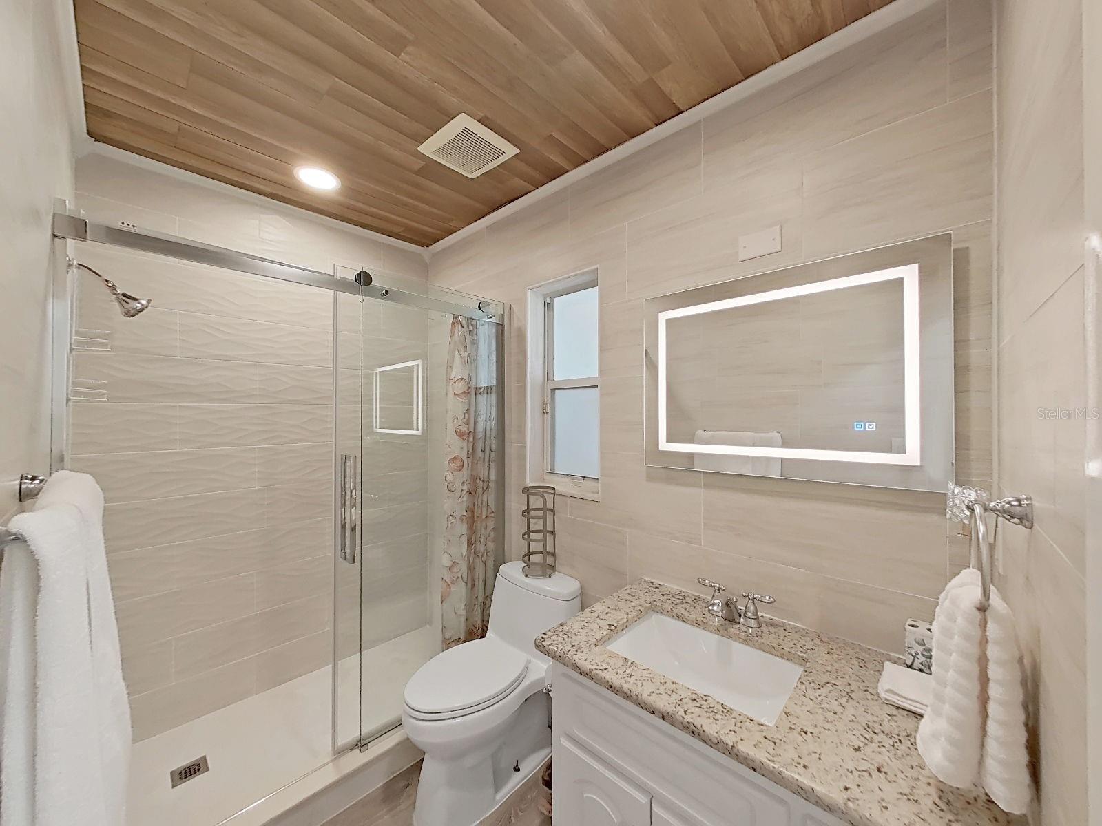 7608 BARRY RD, TAMPA, FL, 33615