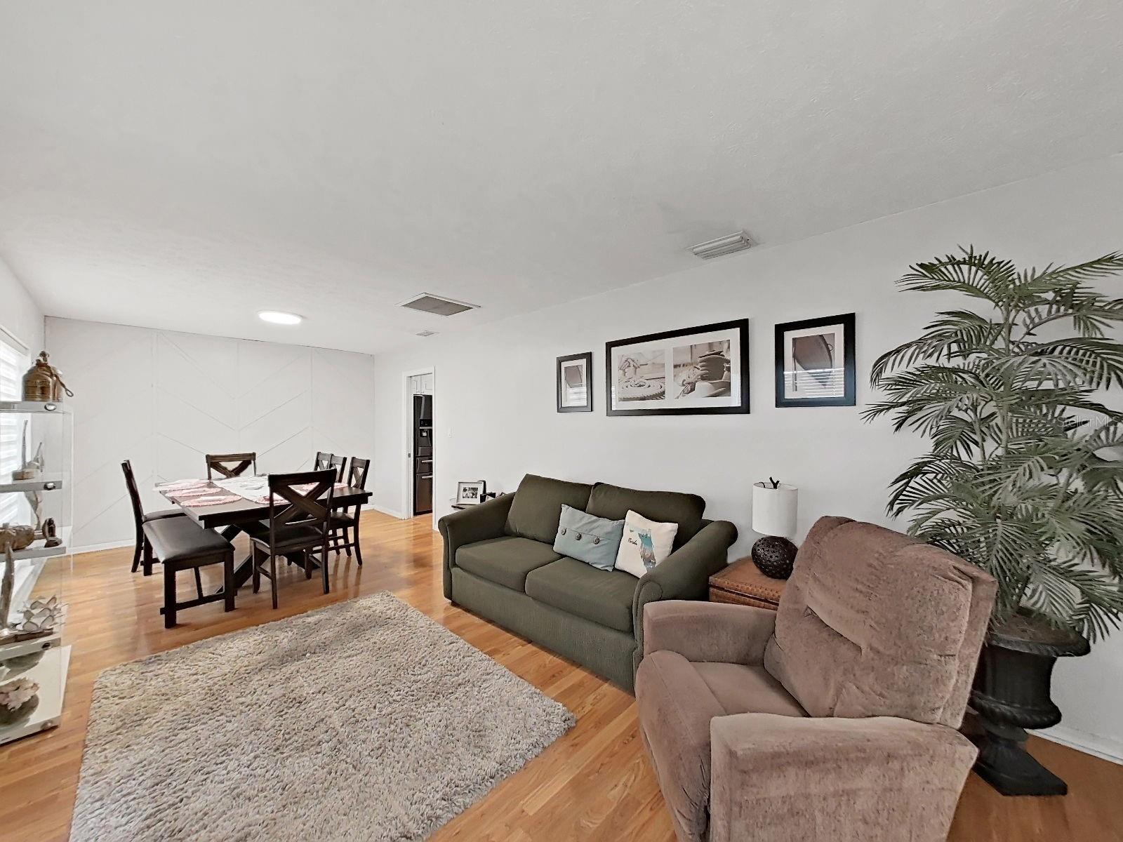 7608 BARRY RD, TAMPA, FL, 33615