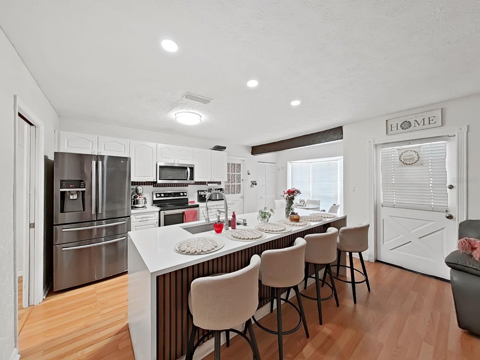 7608 BARRY RD, TAMPA, FL, 33615