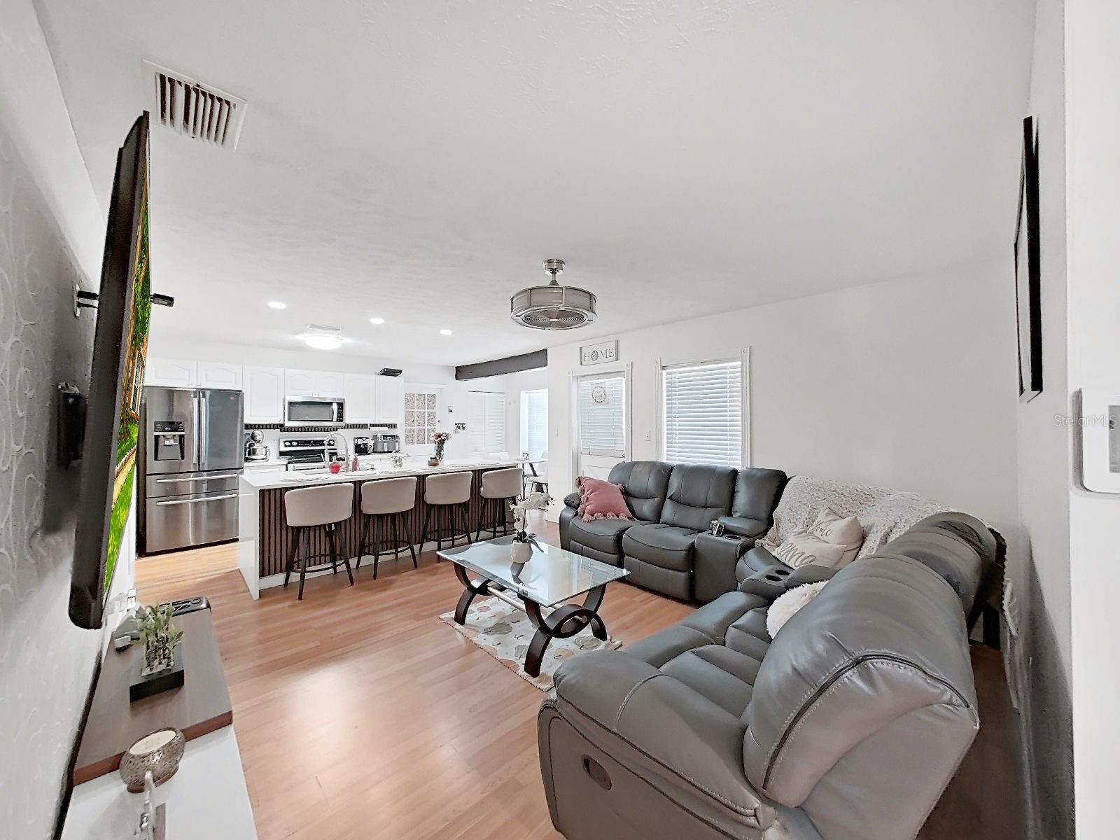 7608 BARRY RD, TAMPA, FL, 33615