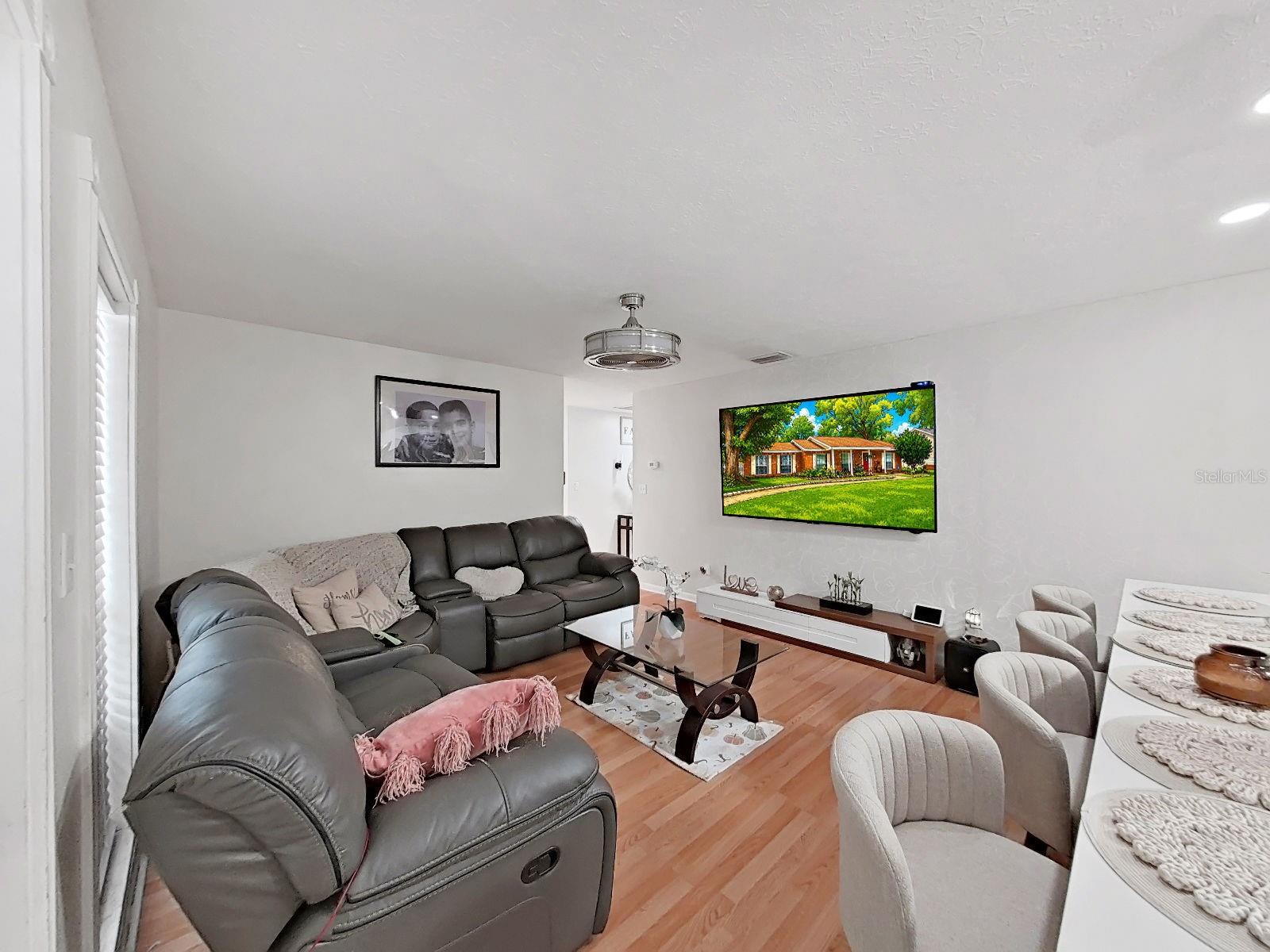 7608 BARRY RD, TAMPA, FL, 33615