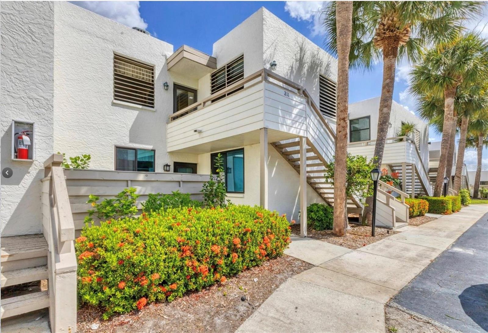 211 LAKEWOOD DR #211, BRADENTON, FL, 34210
