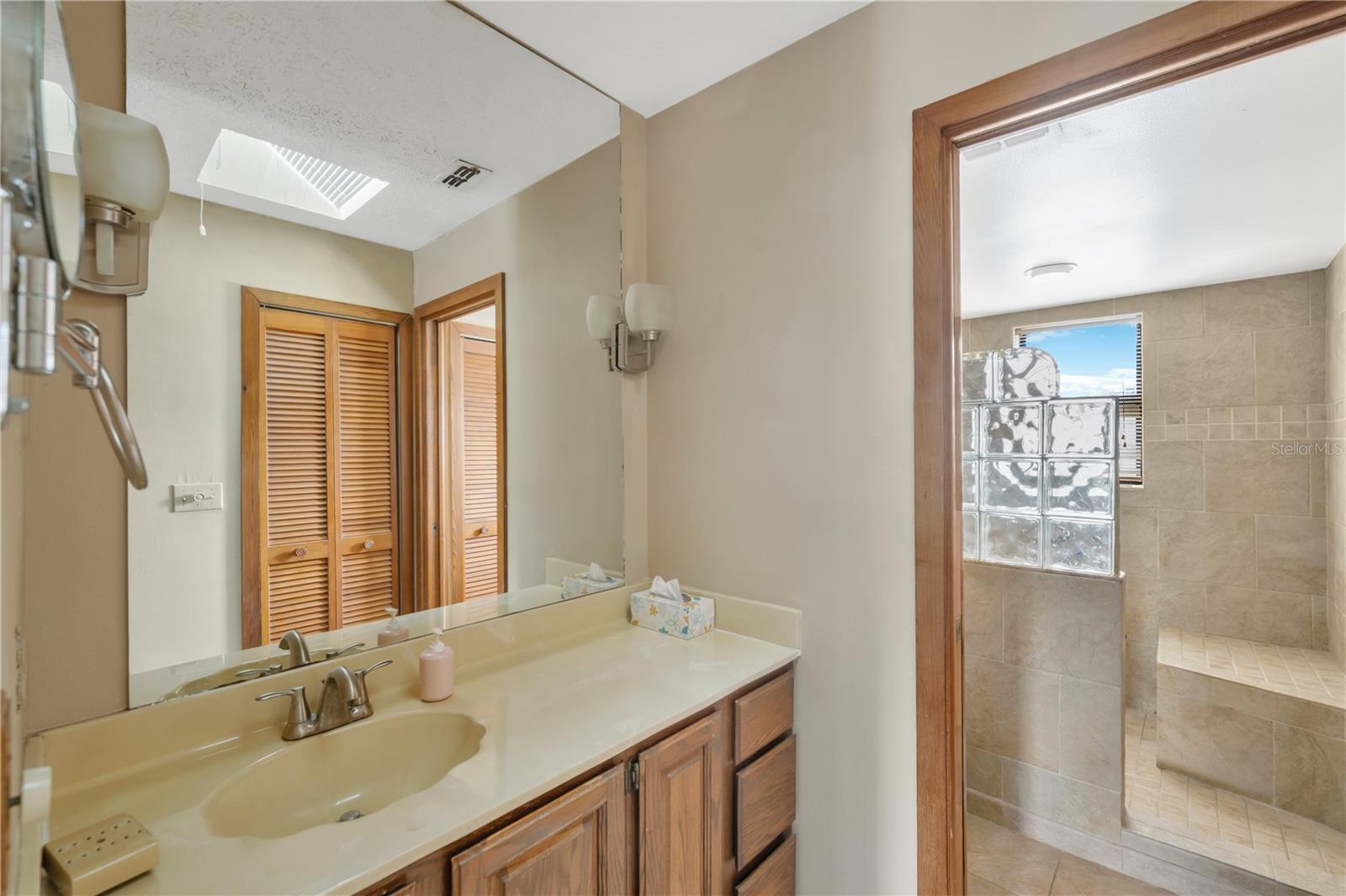 1304 W CHARTER ST, TAMPA, FL, 33602