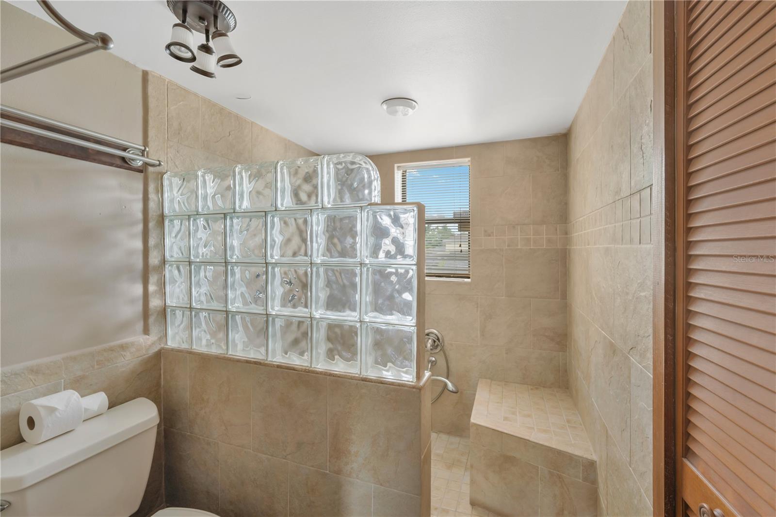 1304 W CHARTER ST, TAMPA, FL, 33602