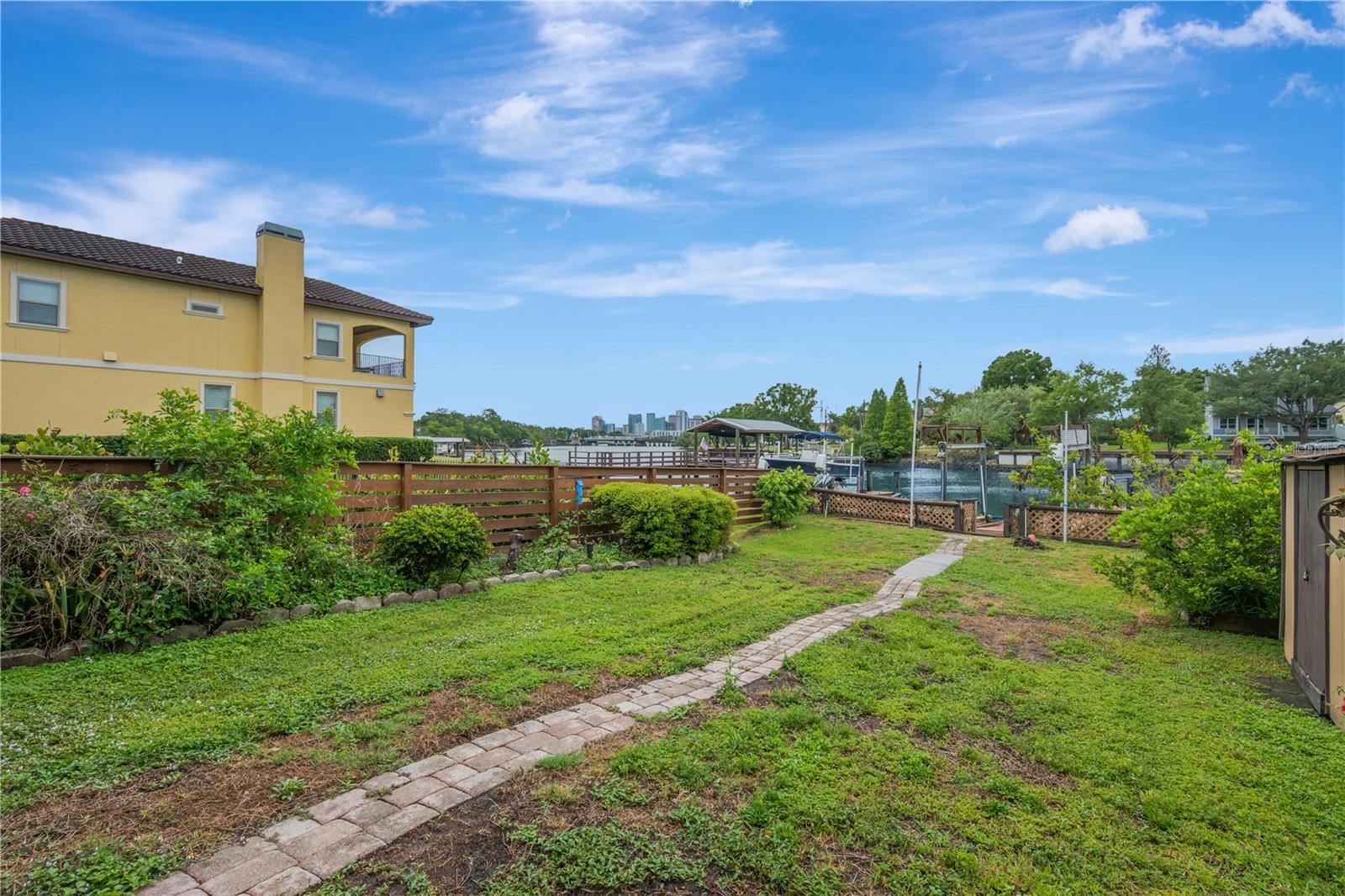 1304 W CHARTER ST, TAMPA, FL, 33602