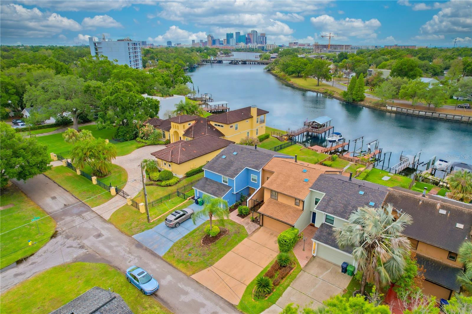 1304 W CHARTER ST, TAMPA, FL, 33602