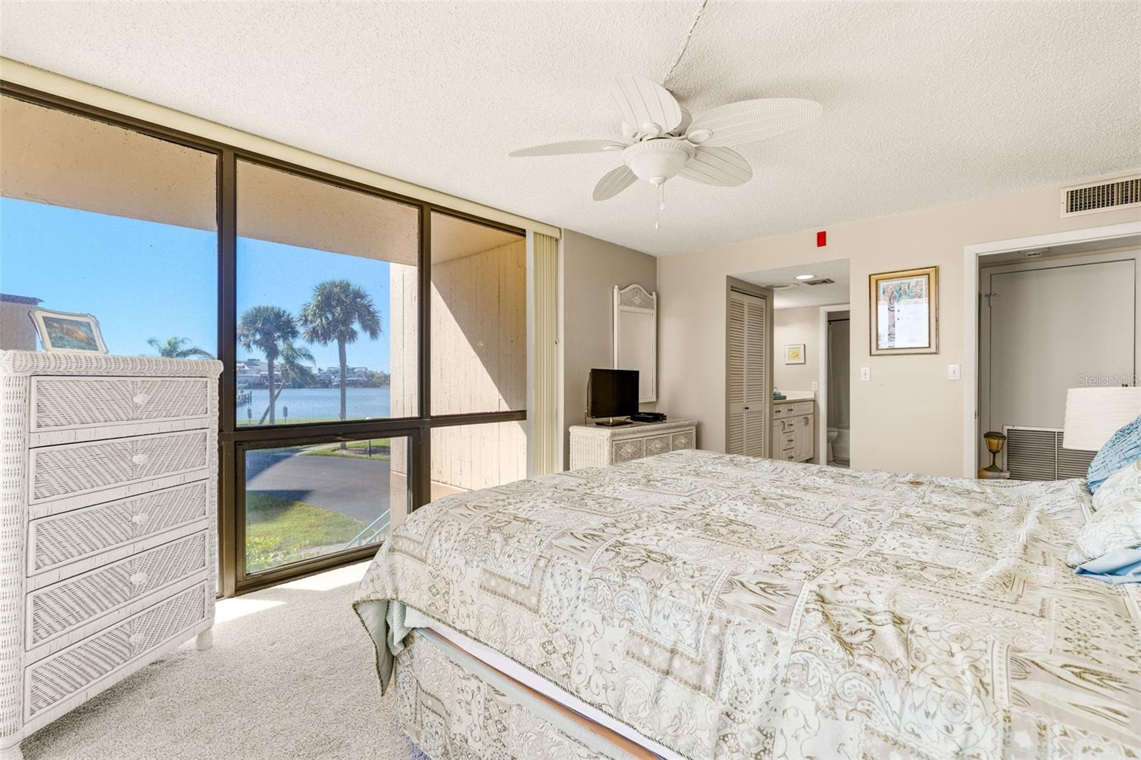 1 KEY CAPRI #102E, TREASURE ISLAND, FL, 33706