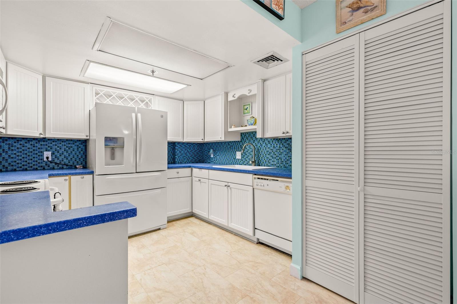 1 KEY CAPRI #102E, TREASURE ISLAND, FL, 33706