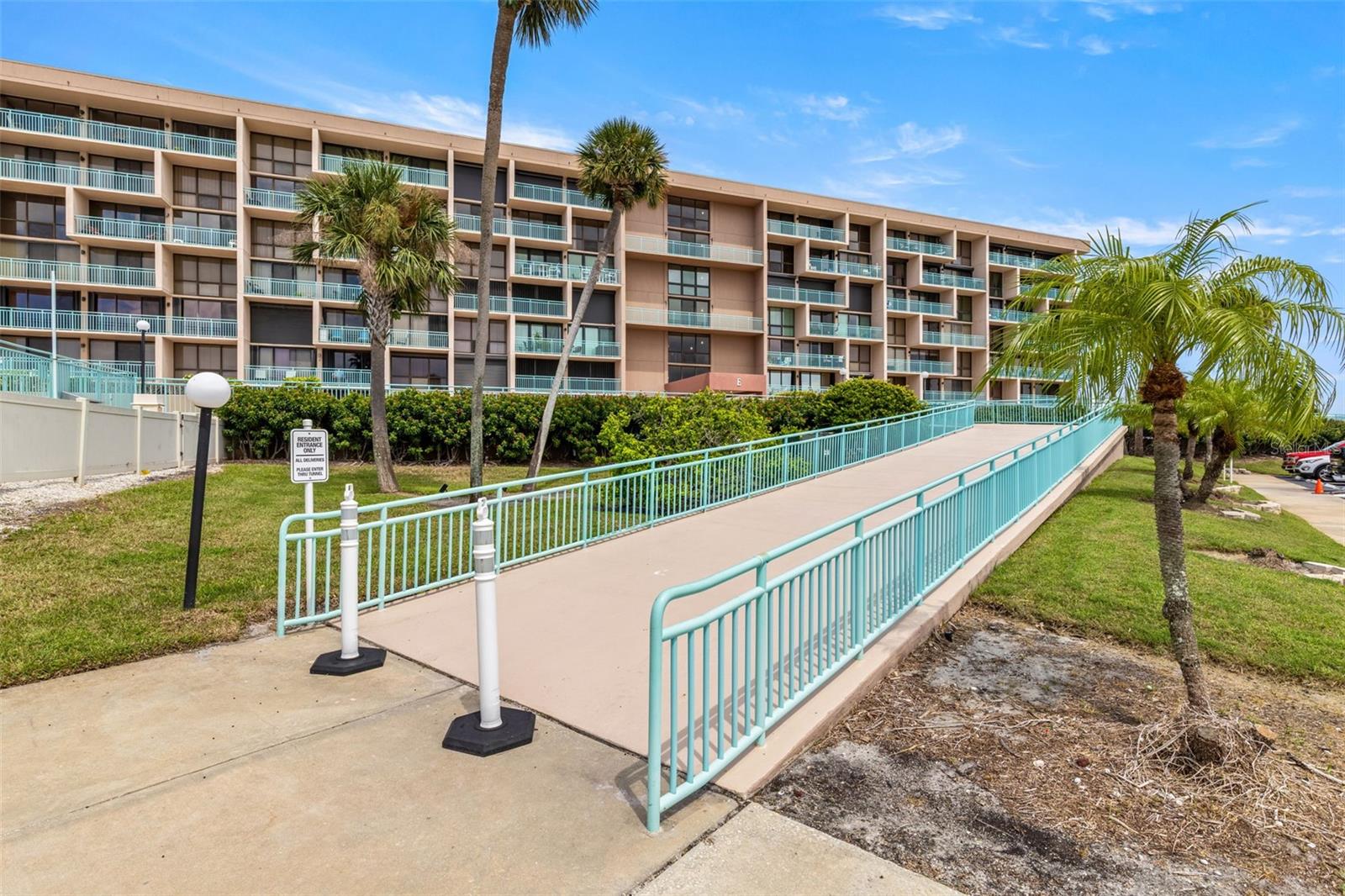 1 KEY CAPRI #102E, TREASURE ISLAND, FL, 33706
