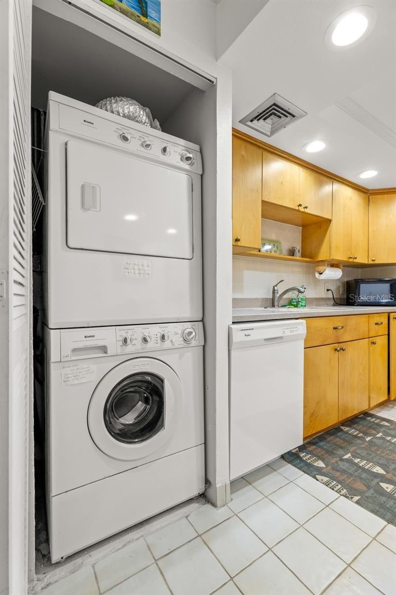 1 KEY CAPRI #104-East, TREASURE ISLAND, FL, 33706