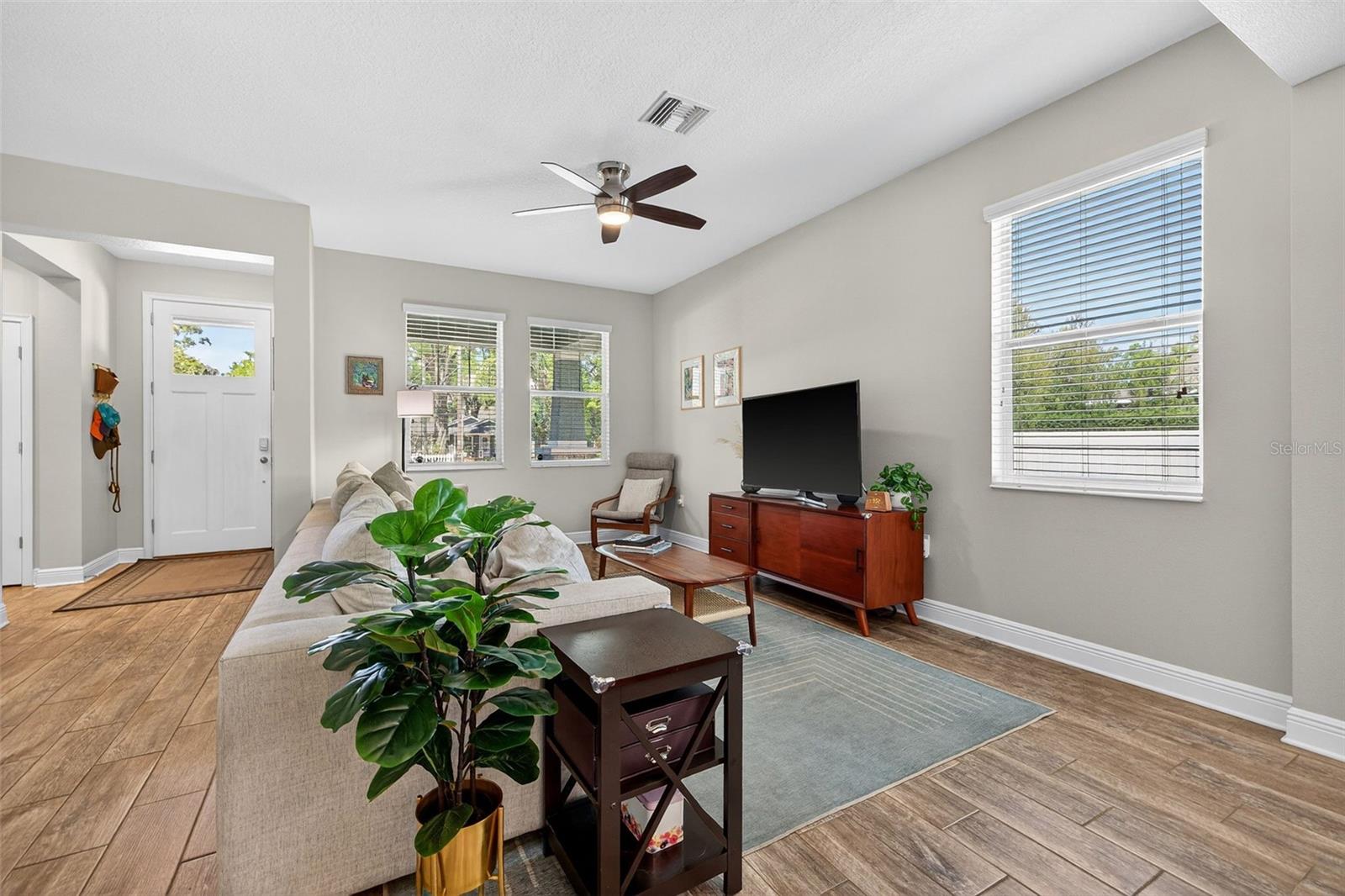 1003 E COMANCHE AVE, TAMPA, FL, 33604