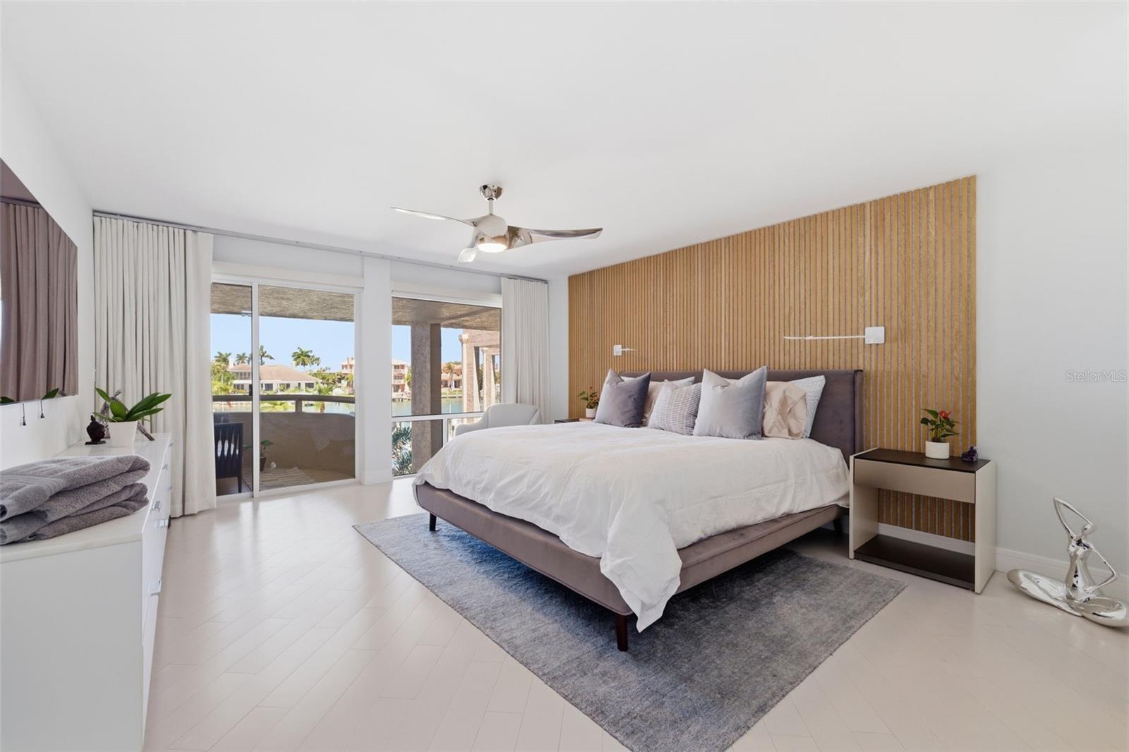 722 PINELLAS BAYWAY S #104, TIERRA VERDE, FL, 33715