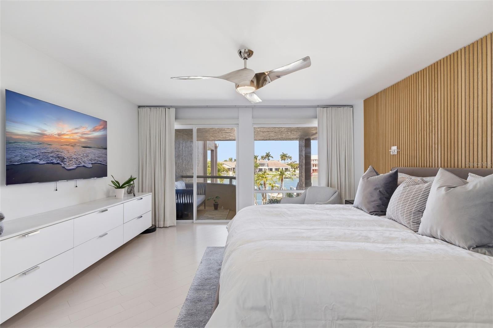 722 PINELLAS BAYWAY S #104, TIERRA VERDE, FL, 33715