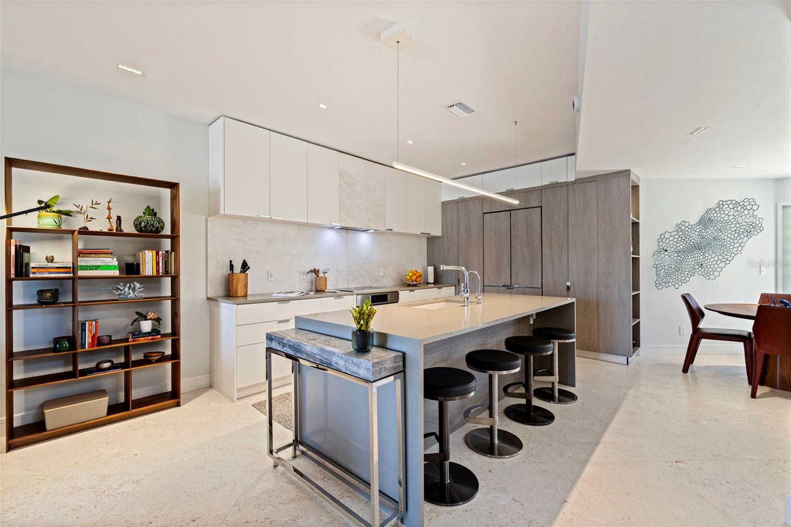 722 PINELLAS BAYWAY S #104, TIERRA VERDE, FL, 33715