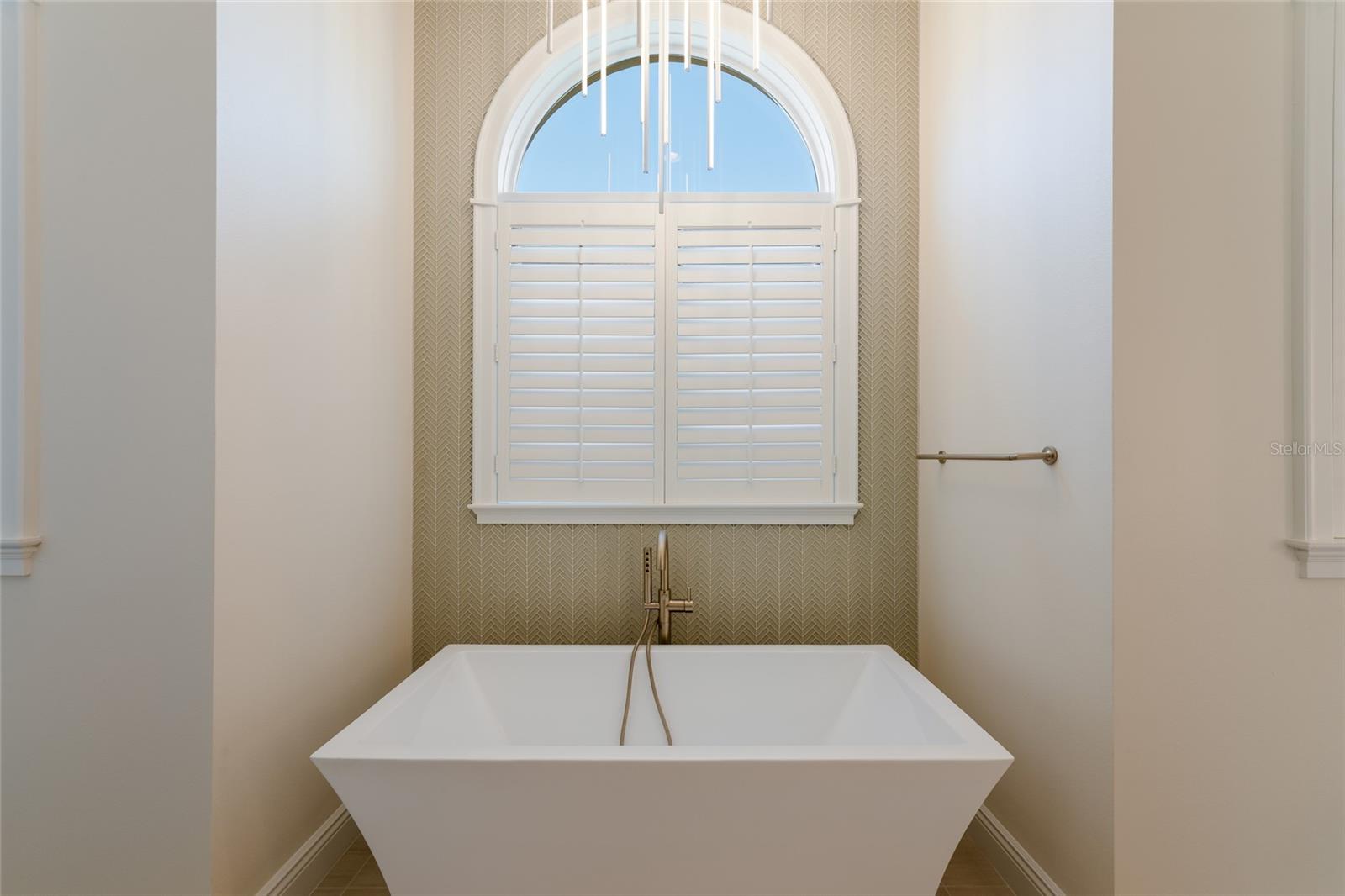 510 BOWSPRIT LN, LONGBOAT KEY, FL, 34228