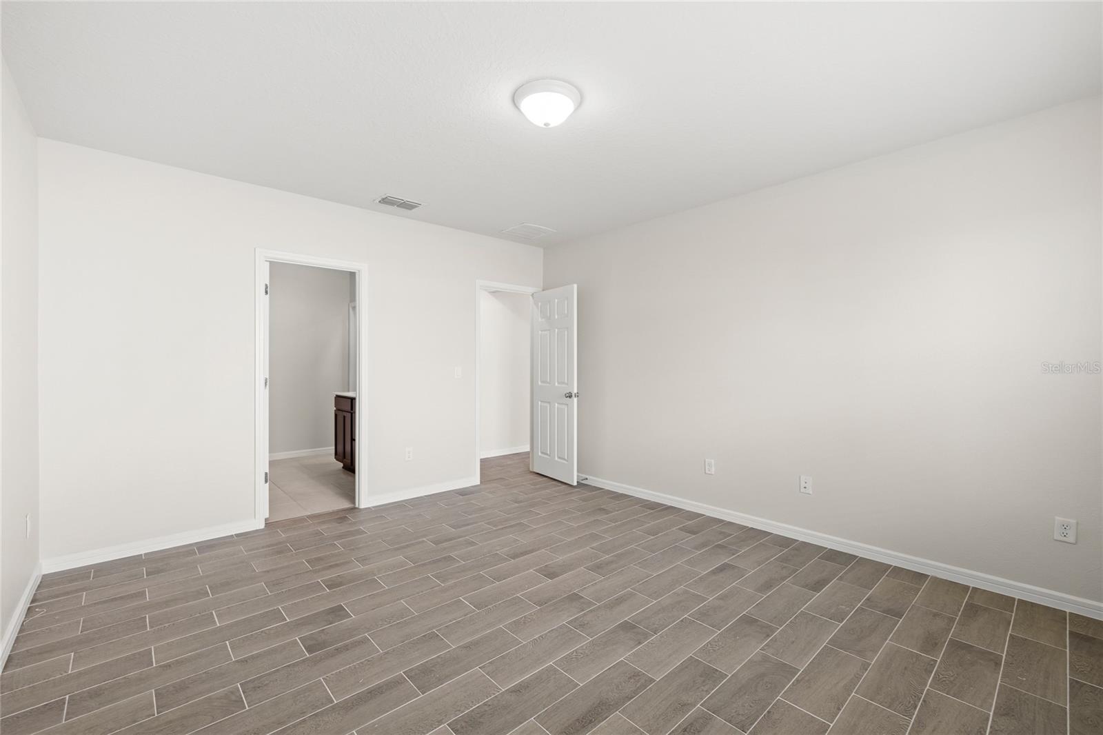 1575 ASPEN AVE, DAVENPORT, FL, 33837