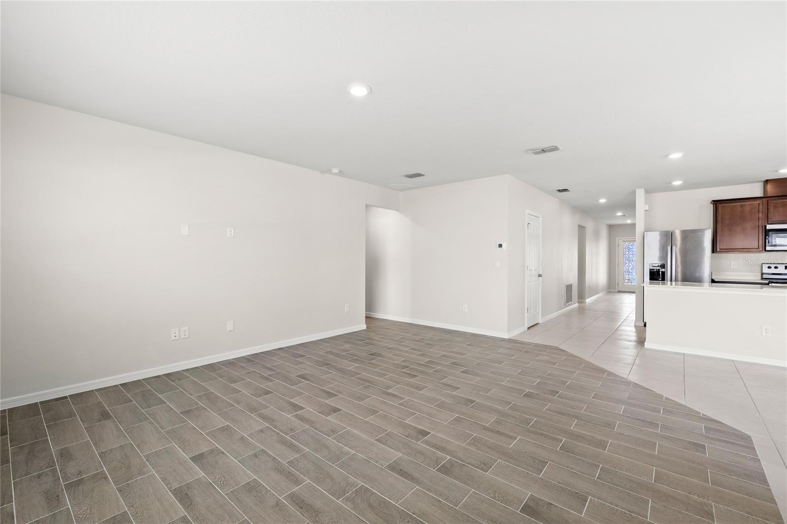 1575 ASPEN AVE, DAVENPORT, FL, 33837