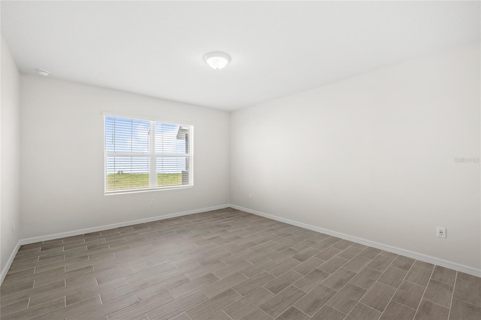 1575 ASPEN AVE, DAVENPORT, FL, 33837