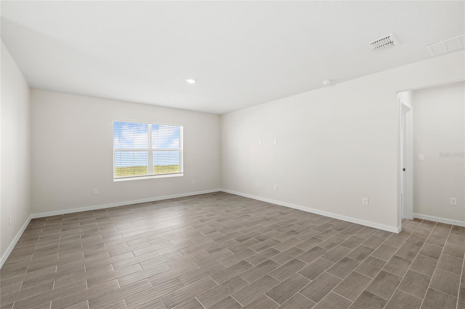 1575 ASPEN AVE, DAVENPORT, FL, 33837