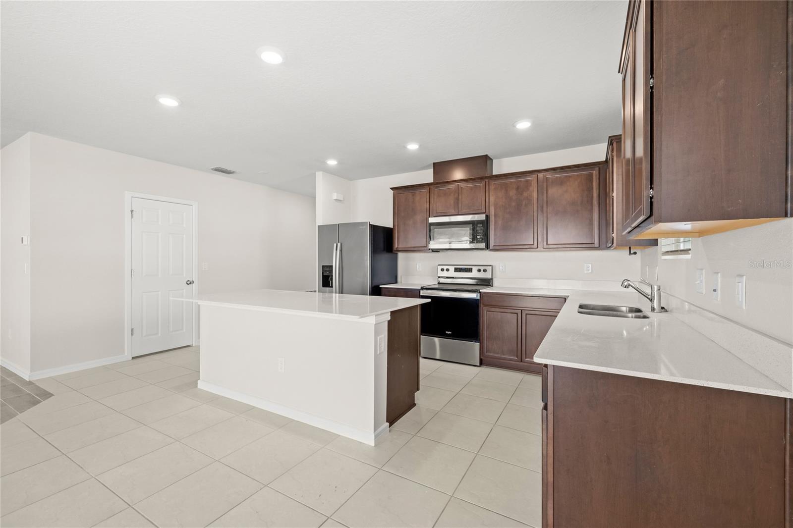 1575 ASPEN AVE, DAVENPORT, FL, 33837