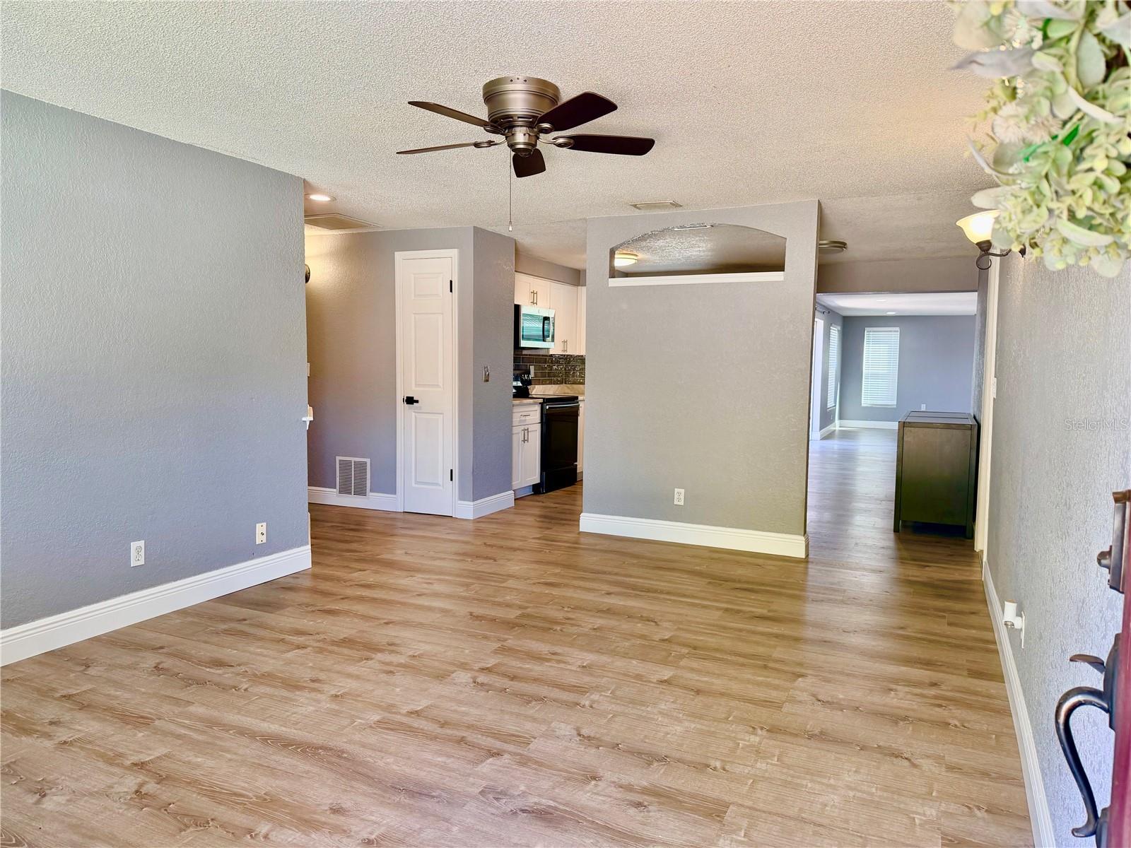 8428 91ST TER, SEMINOLE, FL, 33777