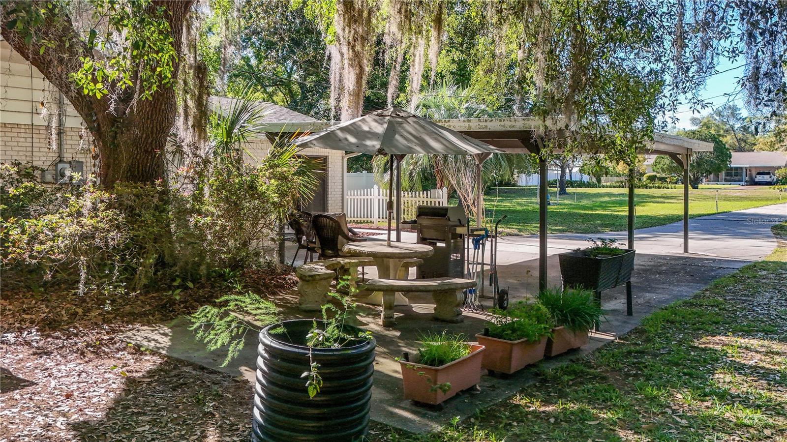 11449 OCKLAWAHA DR, LEESBURG, FL, 34788