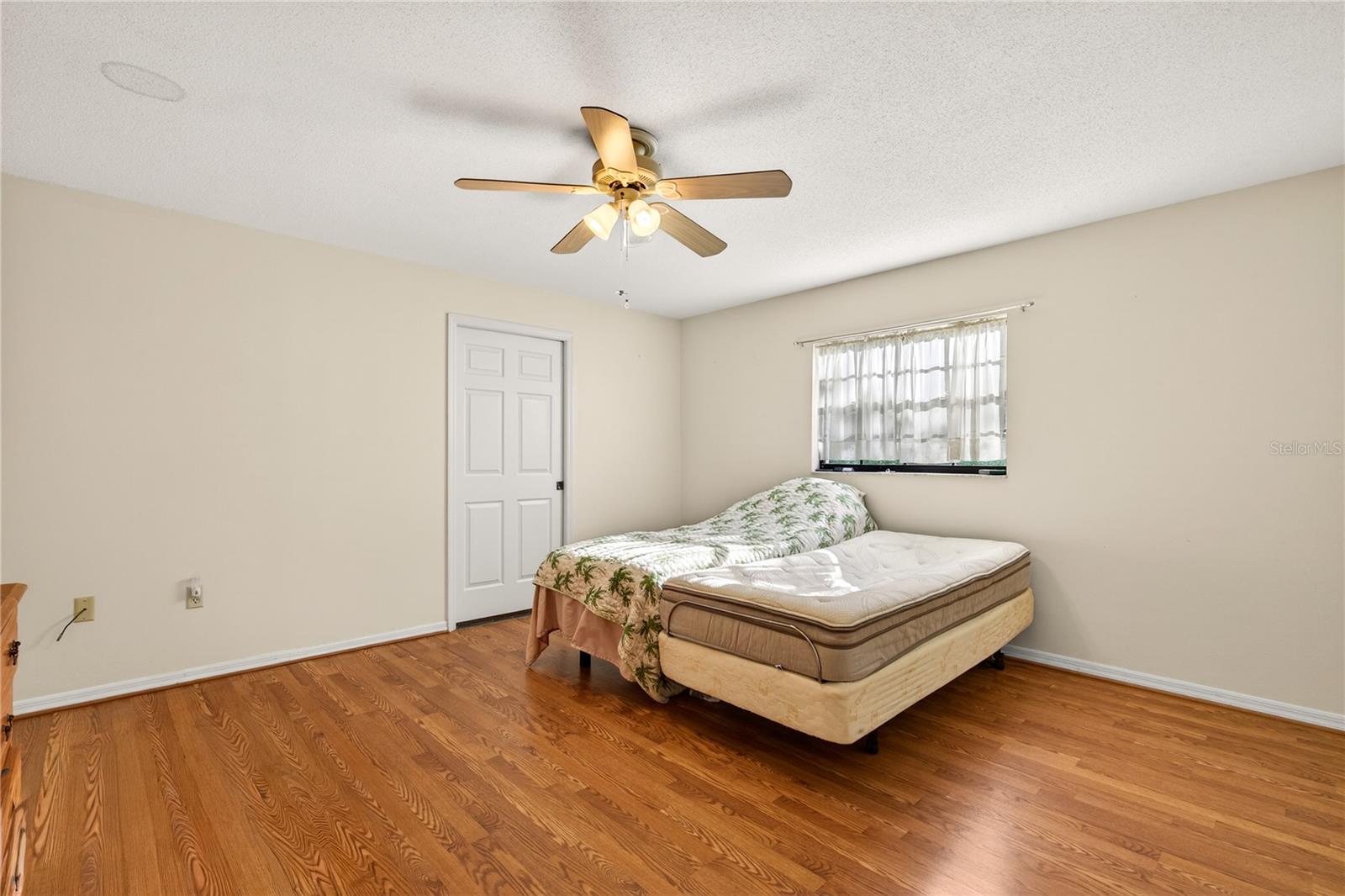 11449 OCKLAWAHA DR, LEESBURG, FL, 34788