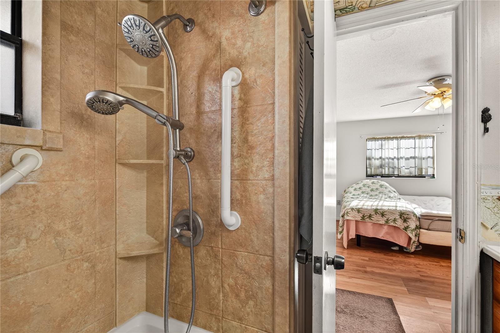 11449 OCKLAWAHA DR, LEESBURG, FL, 34788