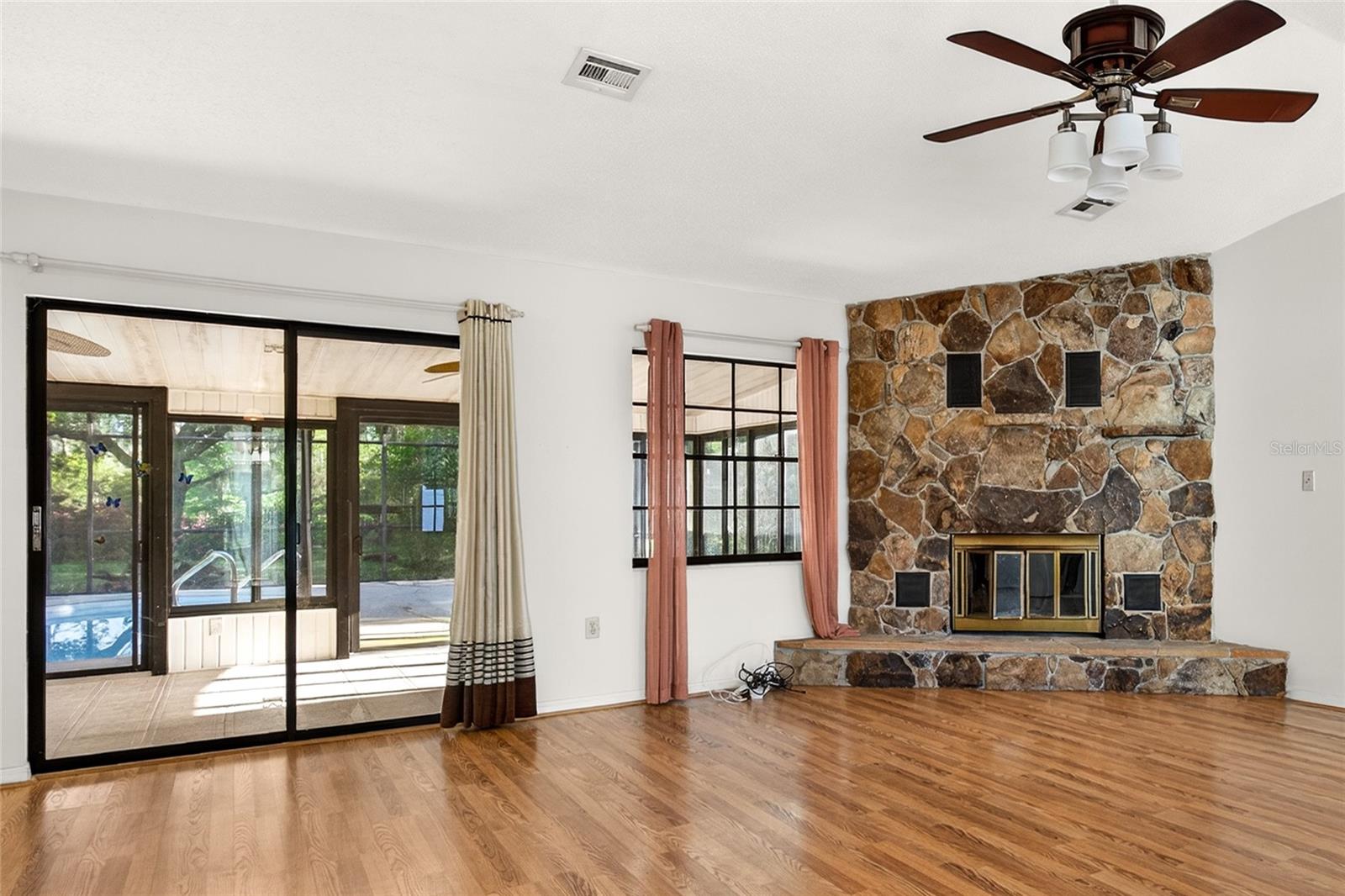 11449 OCKLAWAHA DR, LEESBURG, FL, 34788