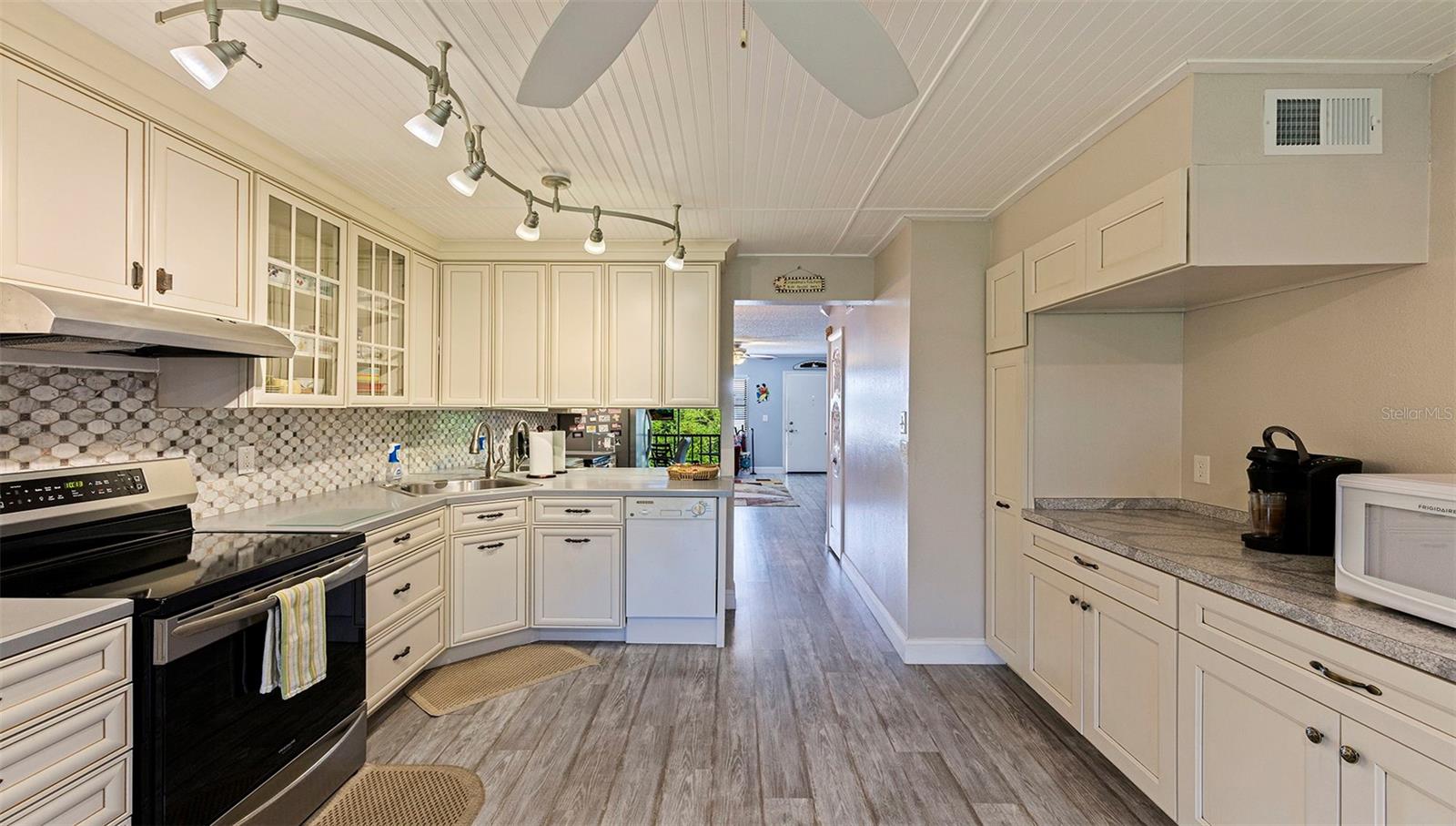 4910 BAY ST NE #310, ST PETERSBURG, FL, 33703