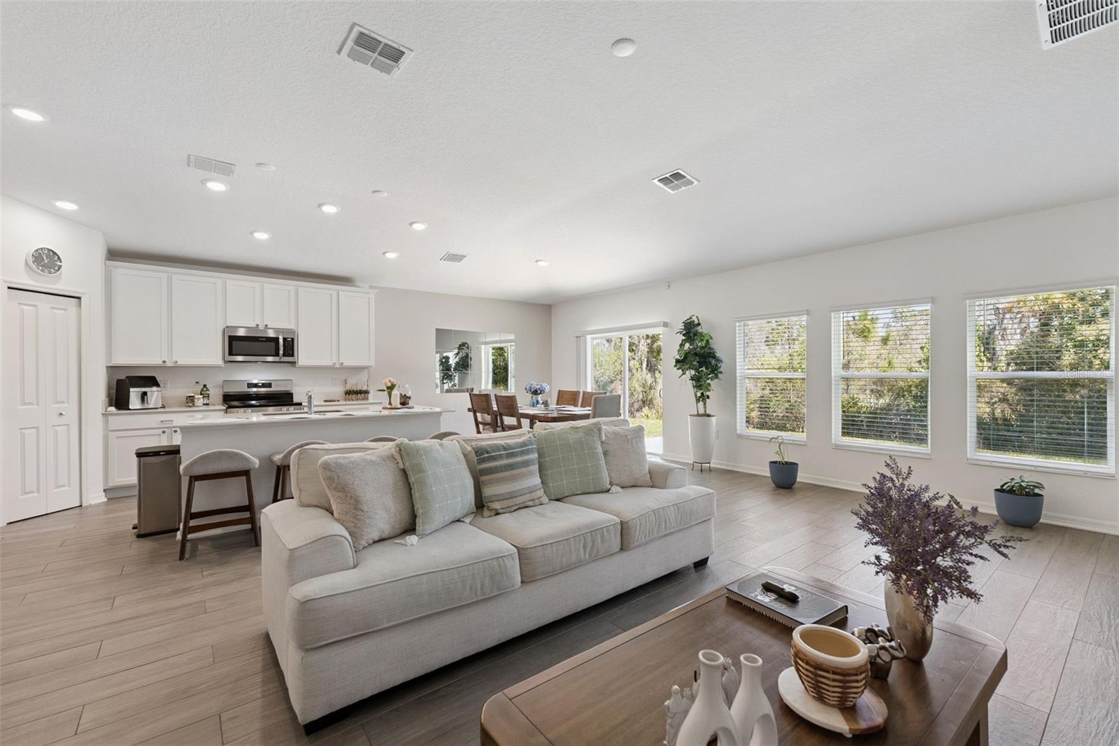 3963 WILLOWBROOK DR, EDGEWATER, FL, 32141