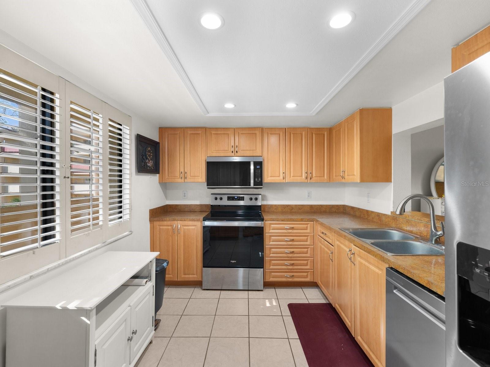 Beautiful upgraded kitchen and Plantation Shutters