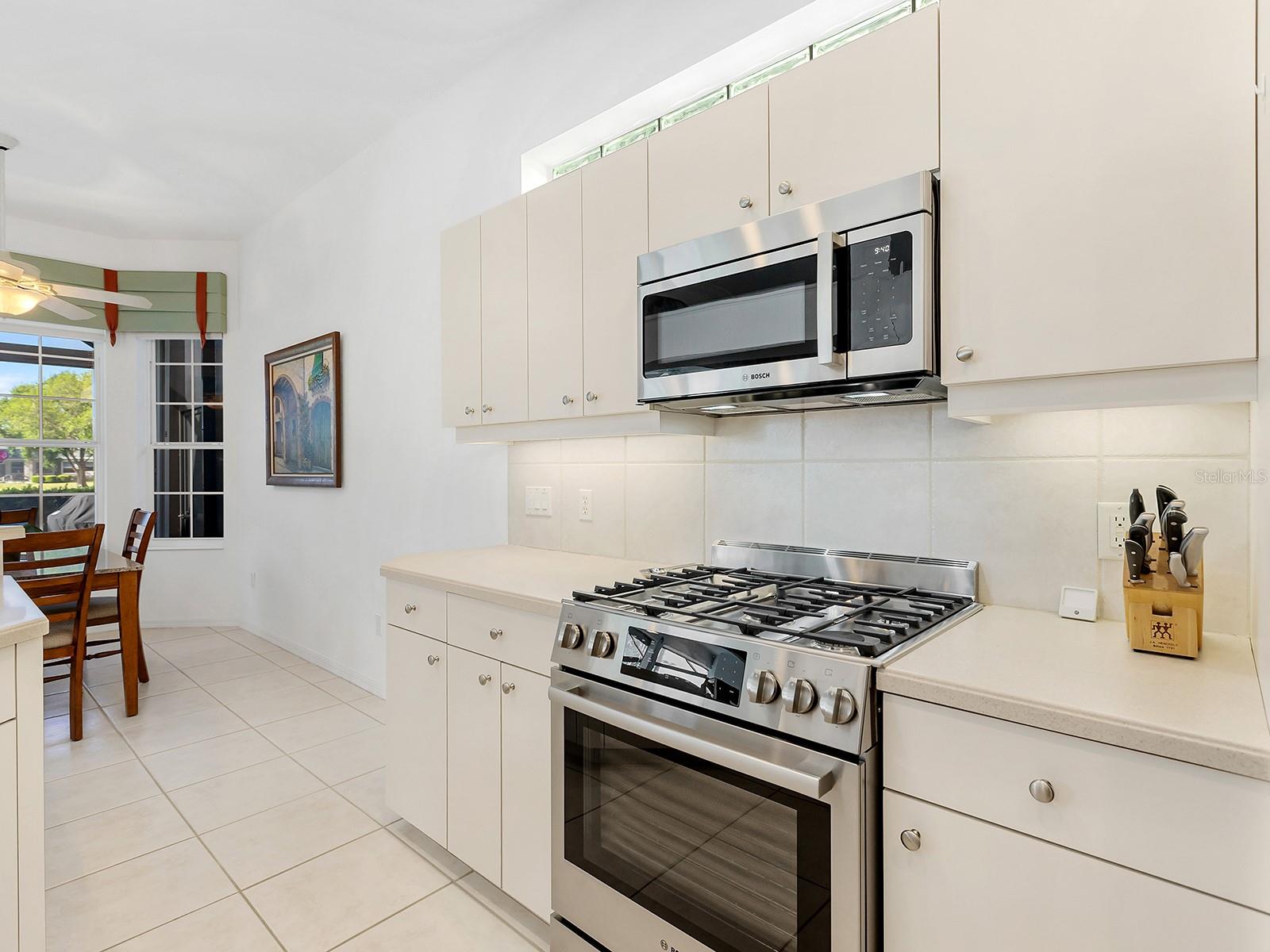 10106 GLENMORE AVE, BRADENTON, FL, 34202
