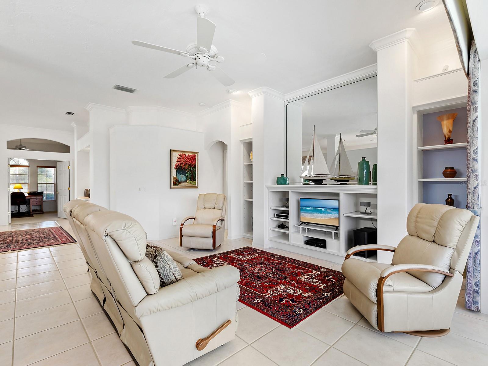 10106 GLENMORE AVE, BRADENTON, FL, 34202