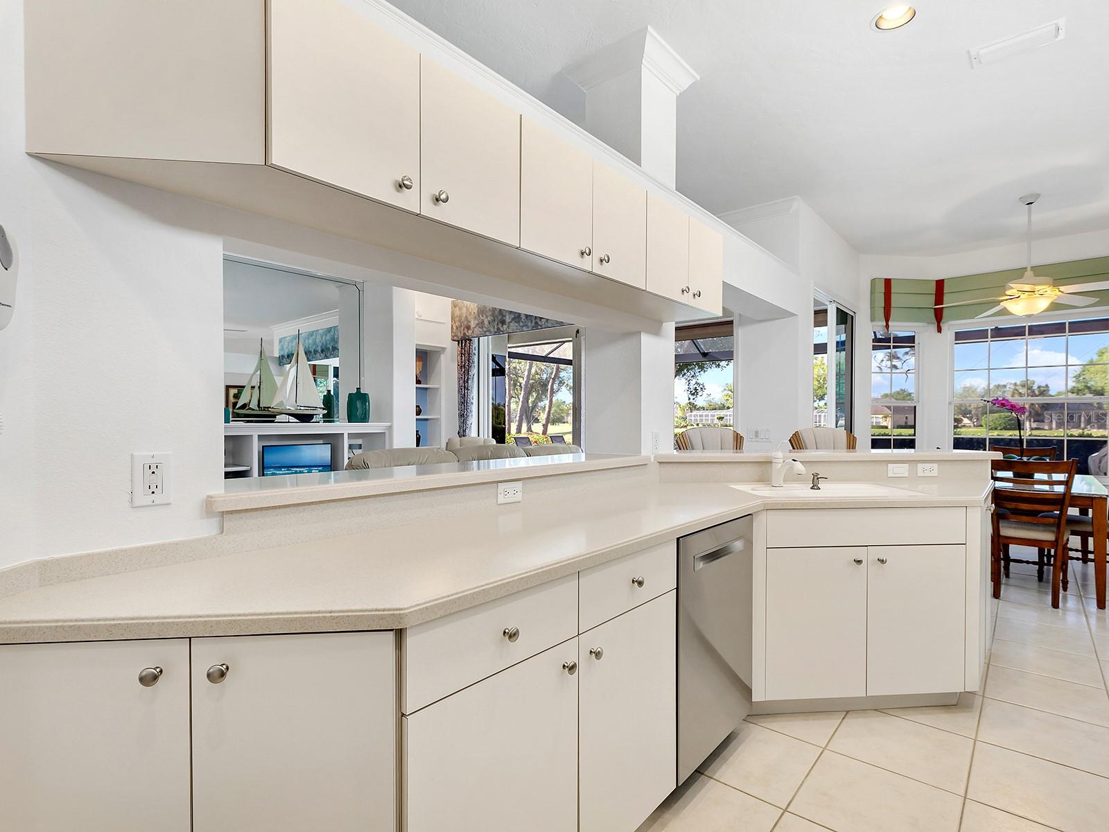 10106 GLENMORE AVE, BRADENTON, FL, 34202