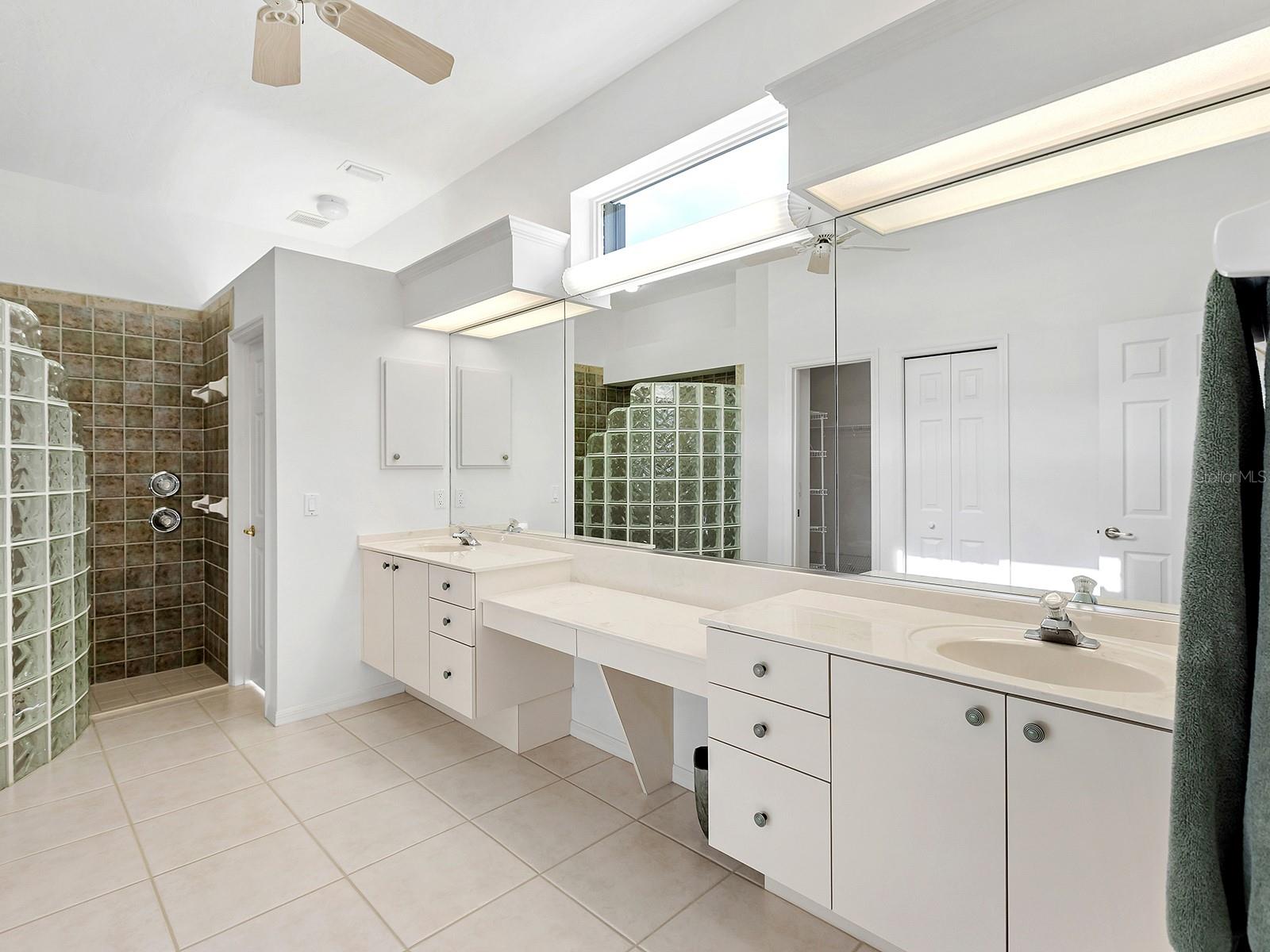10106 GLENMORE AVE, BRADENTON, FL, 34202