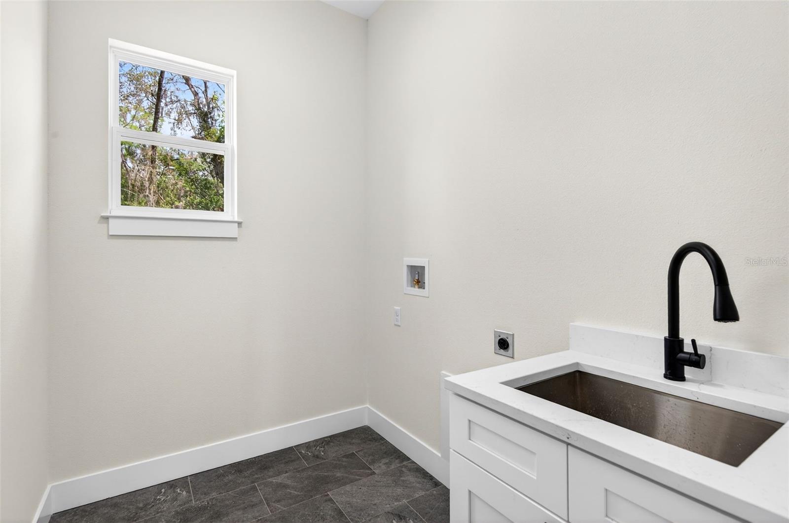 37700 DIXIE AVE, DADE CITY, FL, 33525