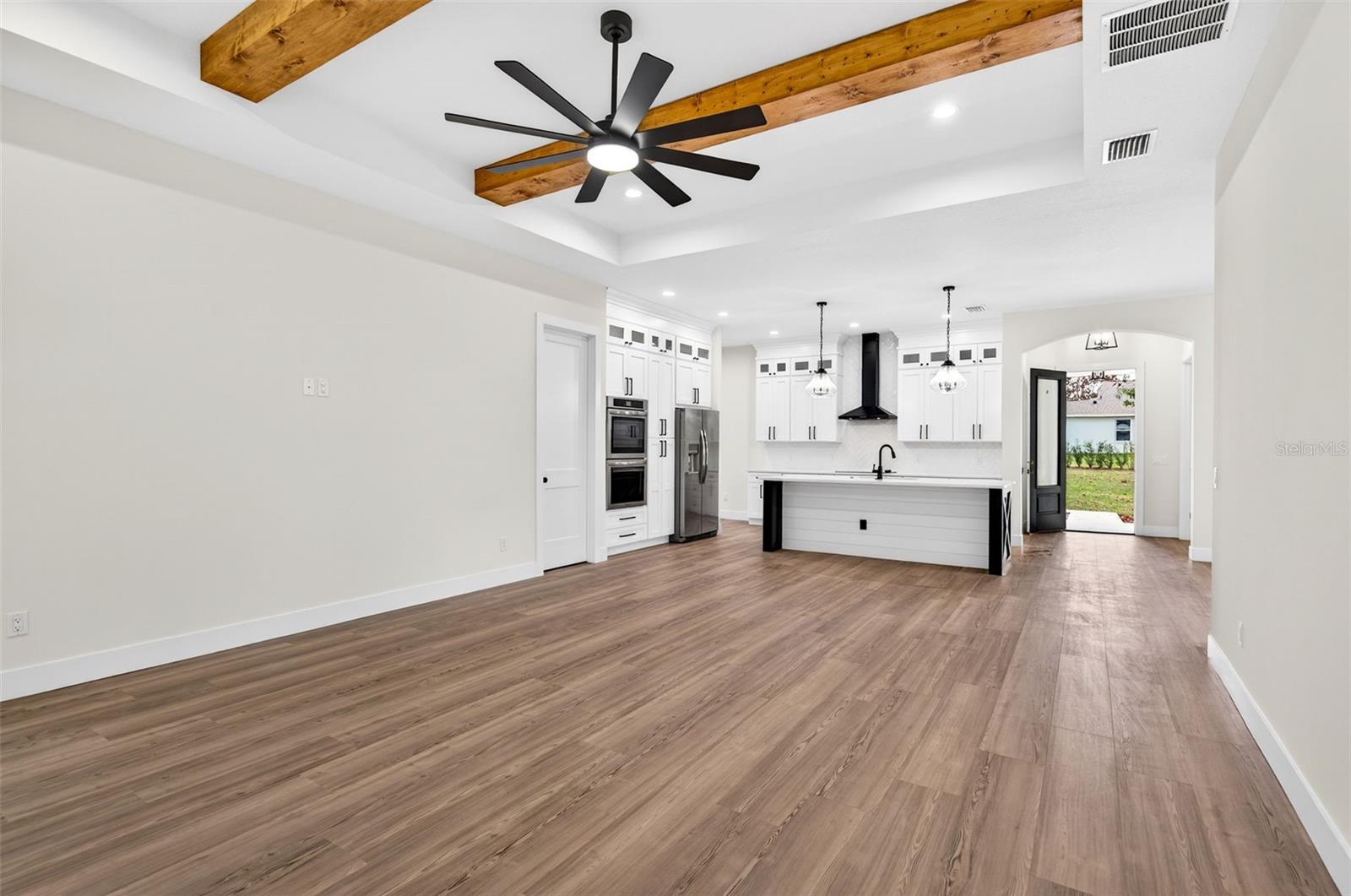 37700 DIXIE AVE, DADE CITY, FL, 33525