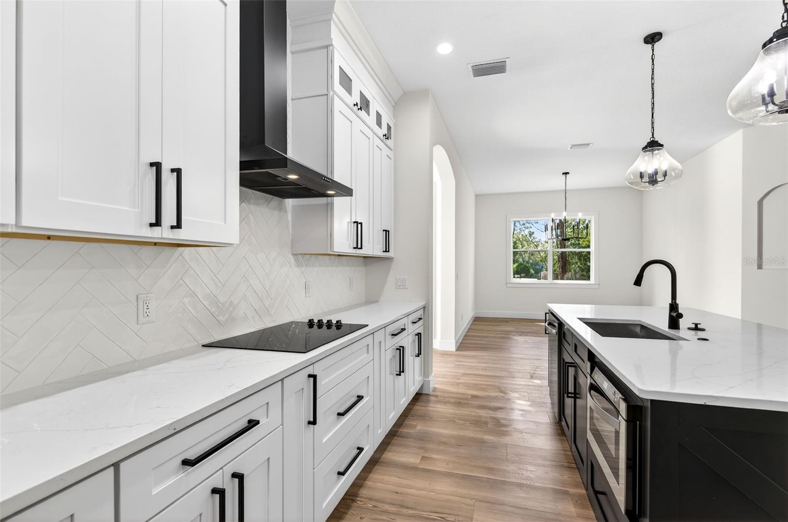 37700 DIXIE AVE, DADE CITY, FL, 33525