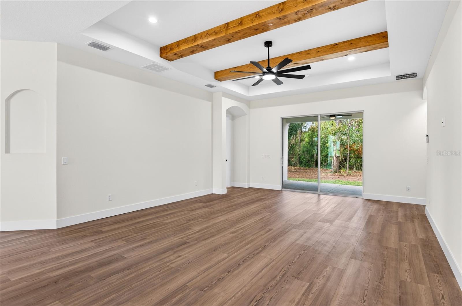 37700 DIXIE AVE, DADE CITY, FL, 33525