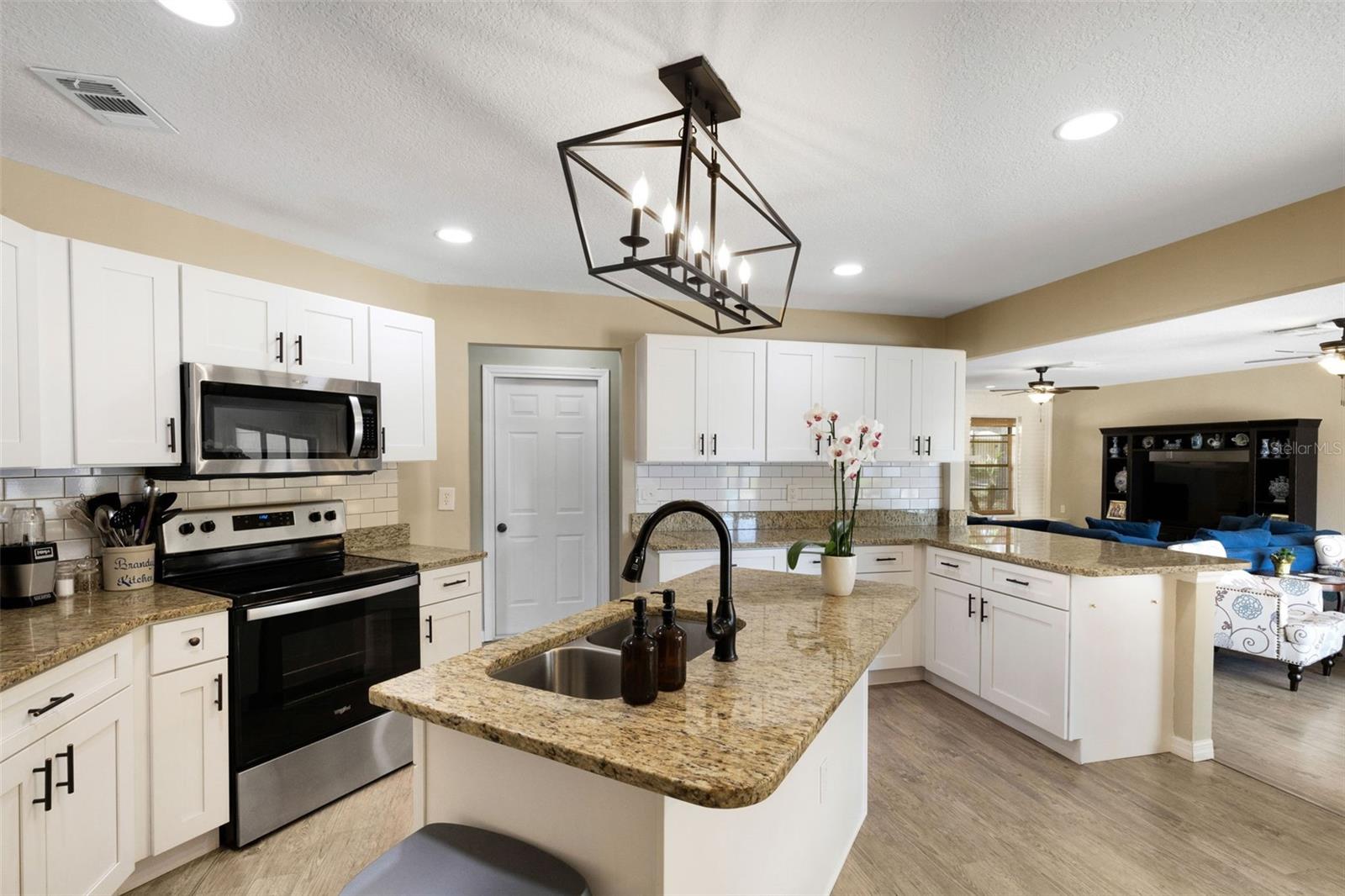 126 WOODSIDE DR, LAKELAND, FL, 33813