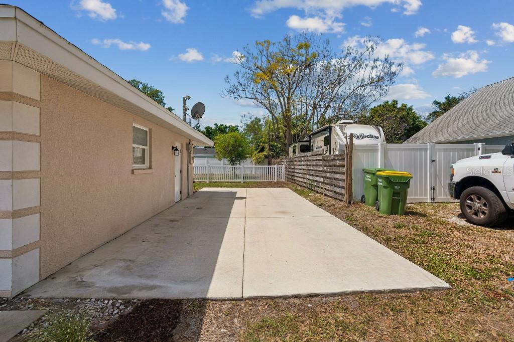 994 S BRINK AVE, SARASOTA, FL, 34237