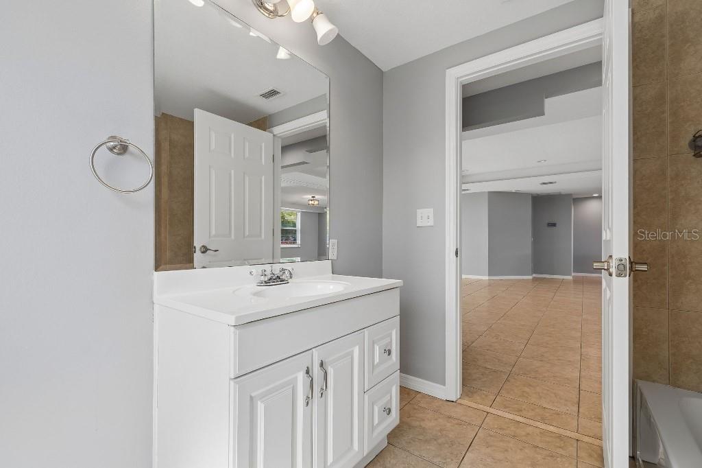 994 S BRINK AVE, SARASOTA, FL, 34237