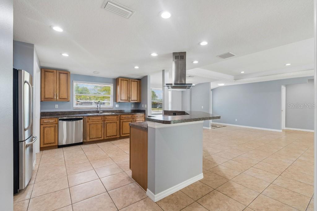 994 S BRINK AVE, SARASOTA, FL, 34237