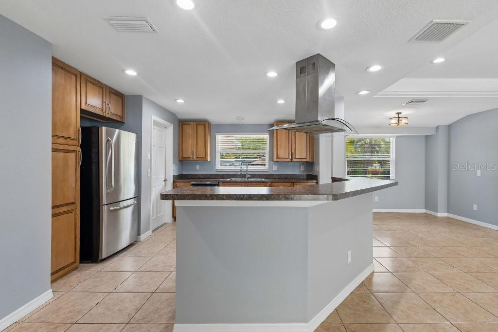 994 S BRINK AVE, SARASOTA, FL, 34237